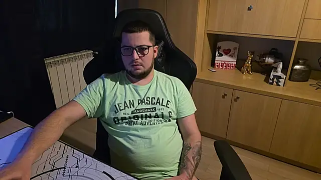 Snapshot of kevinnlovelly chatting on February 2026 07:45:01 AM kevinnlovelly online show from February 2026 07:45:01 AM