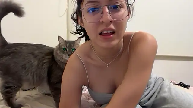 Snapshot of Alicatcua_ chatting on May 2026 03:56:01 AM Alicatcua online show from May 2026 03:56:01 AM