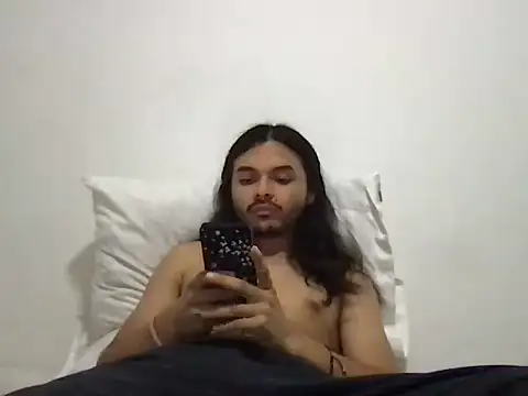 Snapshot of Lukathin chatting on December 2025 11:32:01 PM Lukathin online show from December 2025 11:32:01 PM