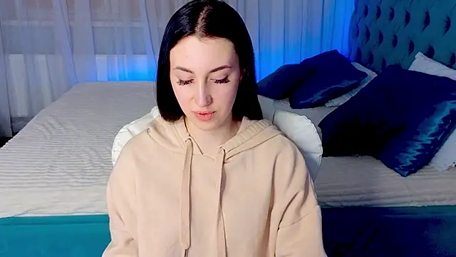 Snapshot of Miss__Linn chatting on February 2026 03:06:02 PM Miss Linn online show from February 2026 03:06:02 PM