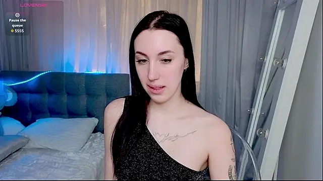 Snapshot of Miss__Linn chatting on February 2026 11:49:01 AM Miss Linn online show from February 2026 11:49:01 AM