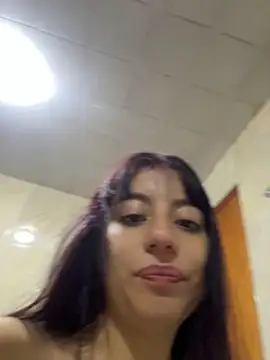 Snapshot of Mia_fiire chatting on May 2026 04:40:02 AM Mia fiire online show from May 2026 04:40:02 AM