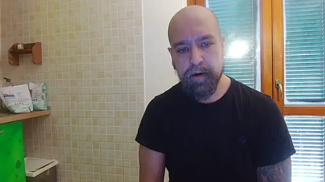Snapshot of AMIRDIB2025 chatting on May 2026 12:54:02 PM AMIRDIB2025 online show from May 2026 12:54:02 PM
