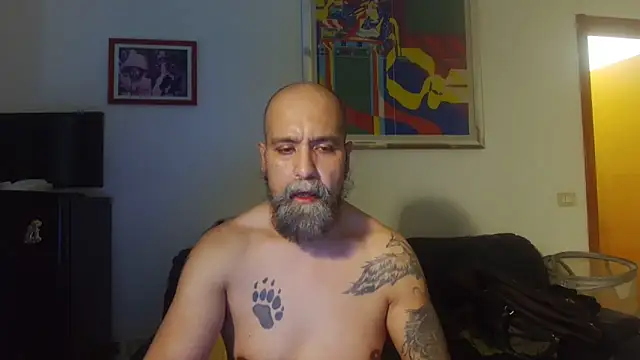 Snapshot of AMIRDIB2025 chatting on June 2026 05:45:02 PM AMIRDIB2025 online show from June 2026 05:45:02 PM