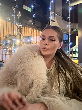 MilenaLuxury online show from November 2025 03:04:01 PM