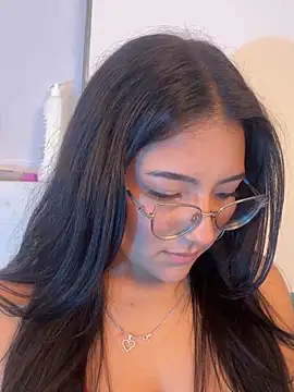 Snapshot of Dafne_se chatting on February 2026 02:53:01 AM Dafne se online show from February 2026 02:53:01 AM