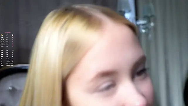 AunclreaVache online show from March 2026 01:18:02 AM