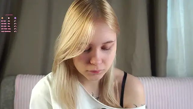 AunclreaVache online show from April 2026 03:09:02 AM