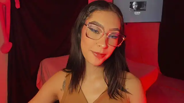 Snapshot of Ounla_Sweet chatting on July 2026 03:55:02 AM Ounla Sweet online show from July 2026 03:55:02 AM