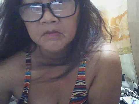 Snapshot of fireflower70 chatting on May 2026 10:50:01 PM fireflower70 online show from May 2026 10:50:01 PM