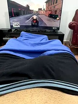 Snapshot of Davisuarez chatting on December 2025 06:16:01 PM Davisuarez online show from December 2025 06:16:01 PM