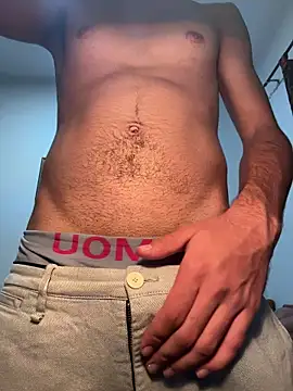 Snapshot of Davisuarez chatting on February 2026 11:20:01 PM Davisuarez online show from February 2026 11:20:01 PM