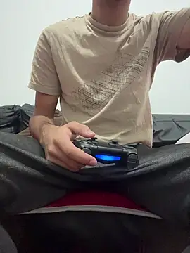 Snapshot of Davisuarez chatting on February 2026 04:19:02 PM Davisuarez online show from February 2026 04:19:02 PM