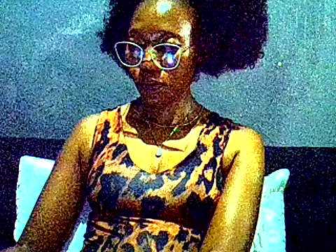 PreettyTee online show from April 2026 02:14:01 AM