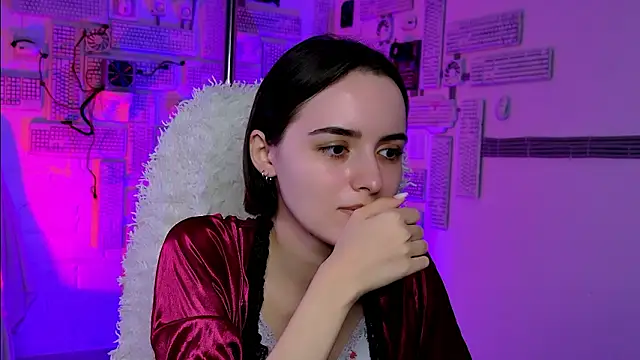 KateWillows online show from March 2026 04:40:01 AM