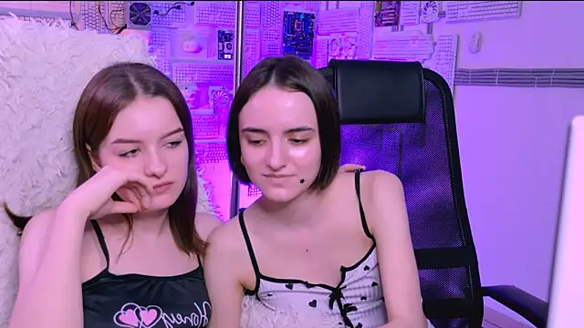 KateWillows online show from April 2026 06:58:02 AM