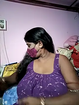 Snapshot of me-pari-hu chatting on April 2026 05:59:01 PM me-pari-hu online show from April 2026 05:59:01 PM
