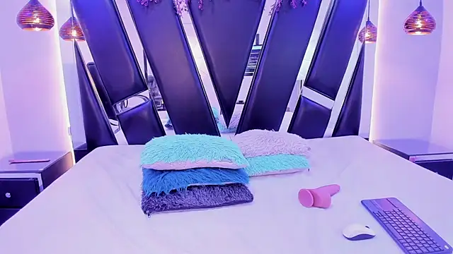 MHONIKBELUCCI online show from April 2026 10:14:02 PM