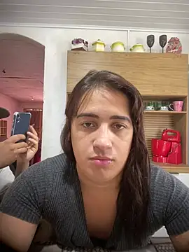 larysinha online show from April 2026 04:26:01 PM