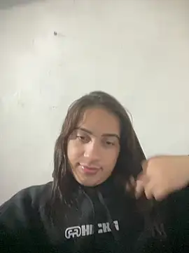 Snapshot of larysinha chatting on May 2026 11:35:02 PM larysinha online show from May 2026 11:35:02 PM