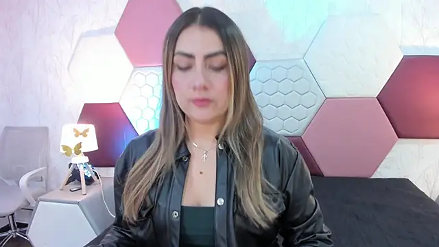 Snapshot of AriaRous chatting on June 2026 01:49:01 PM AriaRous online show from June 2026 01:49:01 PM