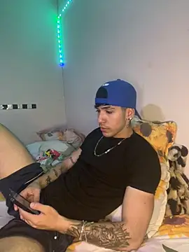 Snapshot of wil_hot chatting on November 2025 05:28:02 PM wil hot online show from November 2025 05:28:02 PM