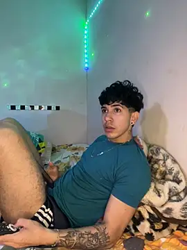 Snapshot of wil_hot chatting on December 2025 03:28:02 PM wil hot online show from December 2025 03:28:02 PM