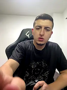 Snapshot of Liam_jones10 chatting on January 2026 05:00:01 AM Liam jones10 online show from January 2026 05:00:01 AM