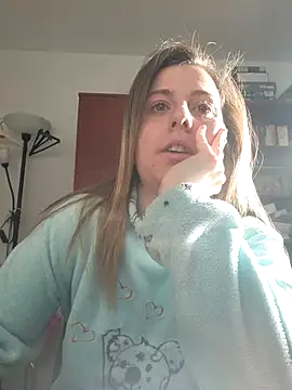 Snapshot of Sareyxon chatting on December 2025 08:45:01 AM Sareyxon online show from December 2025 08:45:01 AM