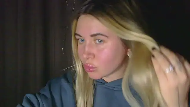 Snapshot of Nika_Diva chatting on February 2026 10:58:02 PM Nika Diva online show from February 2026 10:58:02 PM