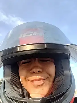 Snapshot of Mariana_eclipse chatting on April 2026 12:17:02 PM Mariana eclipse online show from April 2026 12:17:02 PM