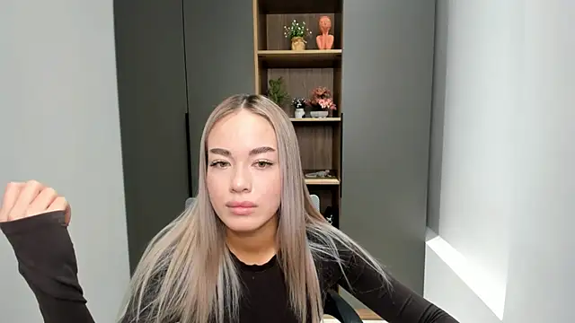 DorrisGranucci online show from December 2025 06:08:02 AM