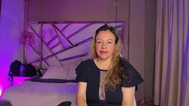 Snapshot of Ivonne_444 chatting on December 2025 01:05:02 PM Ivonne 444 online show from December 2025 01:05:02 PM