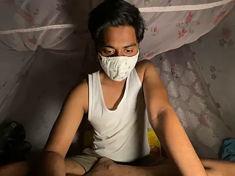 hunterboy2001 online show from March 2026 04:55:01 PM