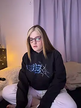 kira velour online show from January 2026 04:16:01 AM