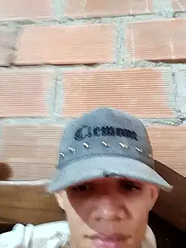 Snapshot of daniel_garzon chatting on December 2025 08:15:01 PM daniel garzon online show from December 2025 08:15:01 PM