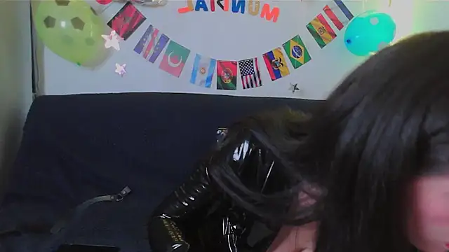 Snapshot of Erzsi-Moon chatting on June 2026 03:13:02 PM Erzsi-Moon online show from June 2026 03:13:02 PM