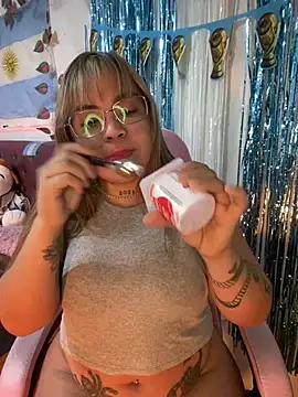 Lindalatina2001 online show from July 2026 06:40:02 PM