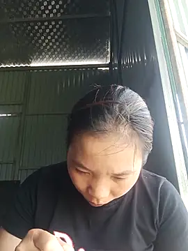 Evelyn-n online show from April 2026 06:33:01 AM