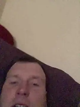 Snapshot of EmittingDebater chatting on December 2025 06:40:02 AM EmittingDebater online show from December 2025 06:40:02 AM