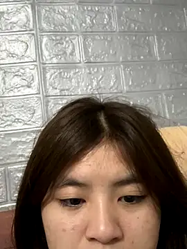 Cheerful-girl online show from November 2025 06:01:01 PM