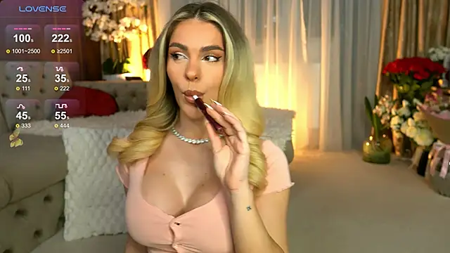 Snapshot of ChloeVelvetx chatting on February 2026 09:32:01 PM ChloeVelvetx online show from February 2026 09:32:01 PM