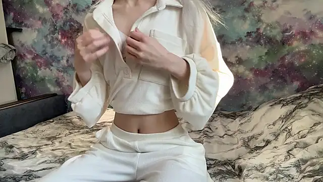 Snapshot of CelenFomes chatting on February 2026 05:47:02 AM CelenFomes online show from February 2026 05:47:02 AM