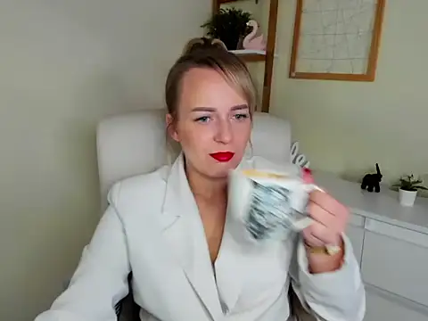 Karenblond online show from December 2025 06:21:01 AM