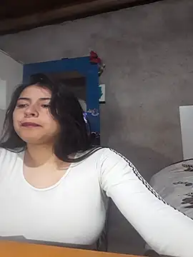 Estefanny Lolyy online show from June 2026 02:25:01 AM