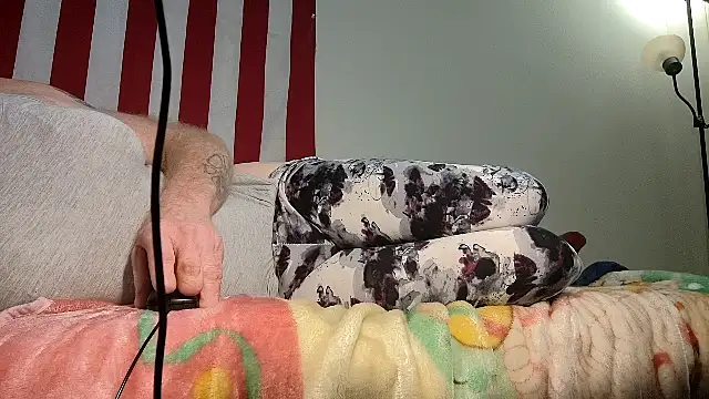 Olewrench35 online show from December 2025 05:19:02 PM