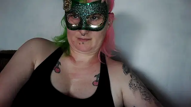 Snapshot of Xrubyyxx chatting on December 2025 10:31:01 AM Xrubyyxx online show from December 2025 10:31:01 AM