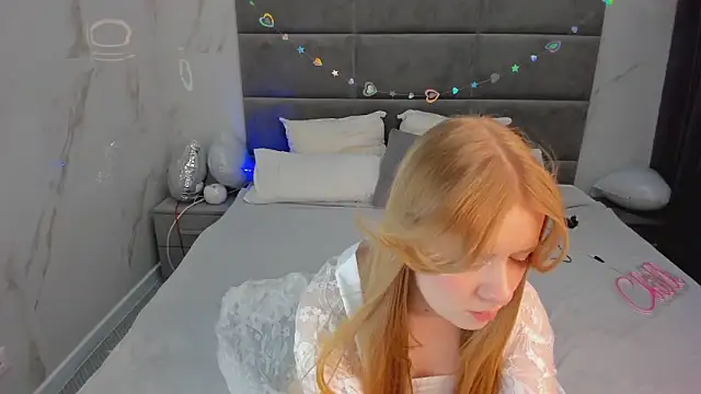 Victori Fox online show from April 2026 11:42:01 PM