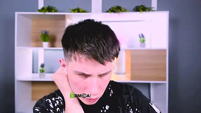 Snapshot of leo_valor chatting on March 2026 01:44:01 AM leo valor online show from March 2026 01:44:01 AM