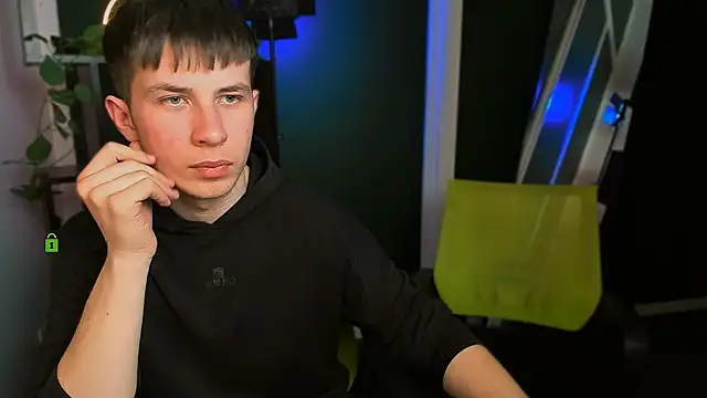 Snapshot of leo_valor chatting on April 2026 09:46:01 PM leo valor online show from April 2026 09:46:01 PM